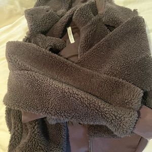 Alo Foxy Sherpa Jacket